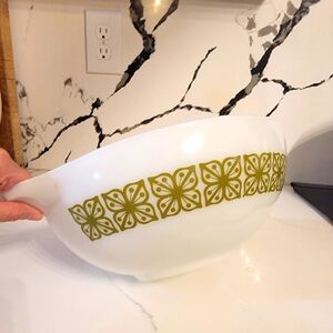 XL! 4 QT Vintage Cinderella Pyrex Green Verde Autumn Mixing Bowl, LARGEST SIZE